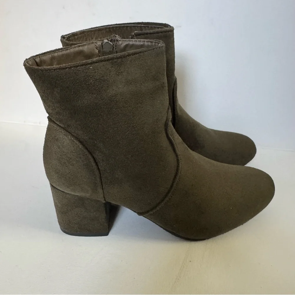 Elegant Olive Ankle Booties Size 8 - Picture 1 of 12